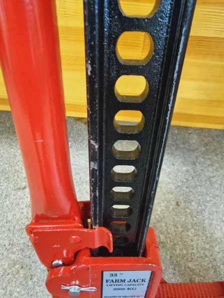 Домкрат реечный Farm Jack 84 см 3 т (уценка)