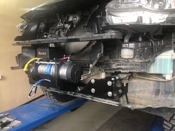 Площадка РИФ под лебёдку в штатный бампер Toyota Fortuner 2015+ Площадка РИФ под лебёдку в штатный бампер Toyota Fortuner 2015+