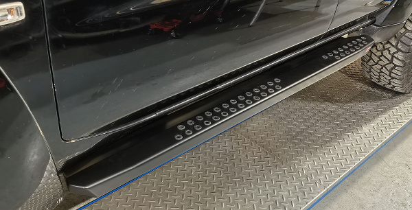 Пороги РИФ силовые Nissan Patrol Y61 2004+ (АКПП)