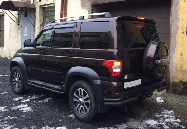 Спойлер УАЗ Патриот RS-спорт (со стоп сигналом)