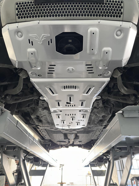 Защита Falcon радиатора, картера, РК, КПП для Land Rover Defender 2021+ (бензин 3.0T)