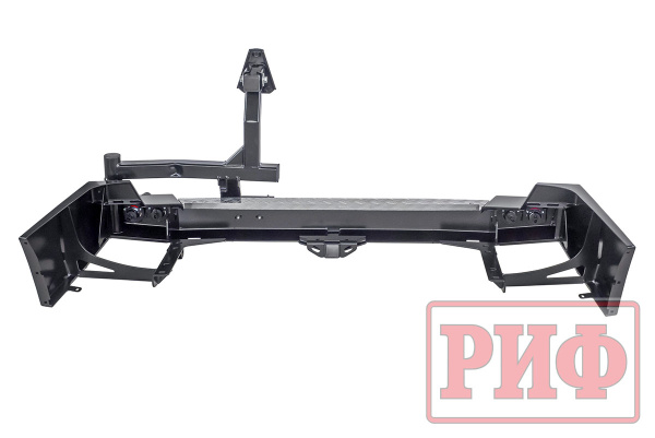 Бампер РИФ силовой задний Toyota Land Cruiser 100 с квадратом под фаркоп, калиткой, фонарями, подсветкой номера