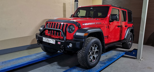 Бампер РИФ силовой передний Jeep Wrangler JL 2018+ под штат. фары, с цент. защ. дуг., низ. пер.крыл.
