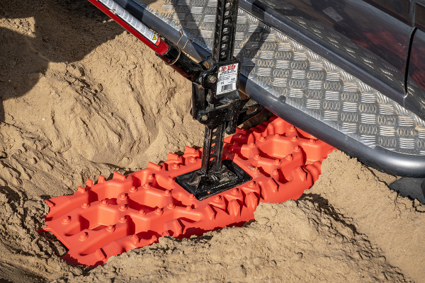 Сэнд-траки пластиковые 108х31 см усиленные, с площадкой под домкрат, красные (2 шт.)