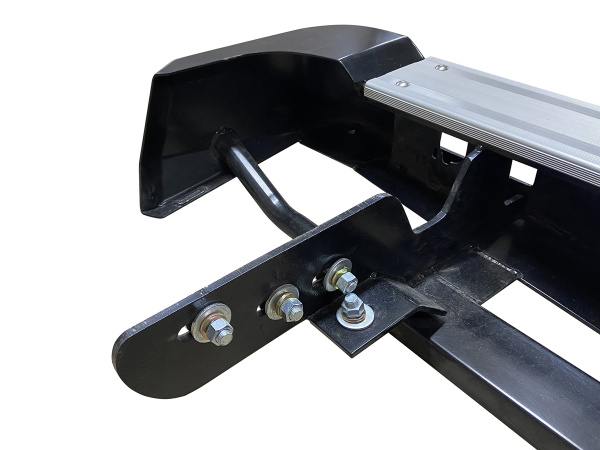 Бампер задний PIAK с фаркопом Isuzu D-MAX